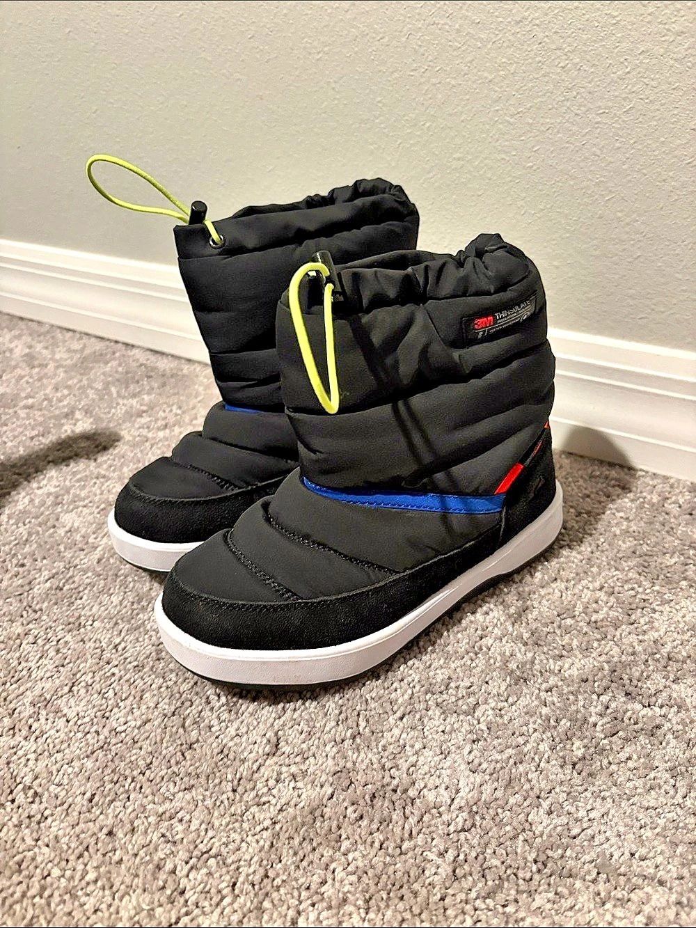 The North Face Kids Winter Boots in Black & Blue Like New